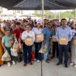 Beneficia Alcalde Carlos Peña Ortiz a familias de la colonia Manuel Cavazos Lerma con brigada DIF