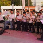 DISFRUTAN CIUDADANOS DE FOLKLOR, BAILE Y DANZÓN EN LA PLAZA SIMÓN BOLÍVAR