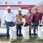 Reciben productores citrícolas fertilizante granulado