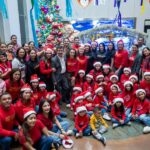 Preside rector encendido del pino navideño Familia UAT