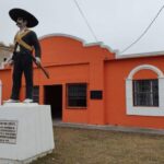 Buscan quitar a líder campesino