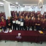 #FranciscoChavira firma convenio de becas con el SETRAT en apoyo a la educación