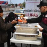 Apoya Guardia Estatal de Género con alimentos y bebidas calientes a viajeros